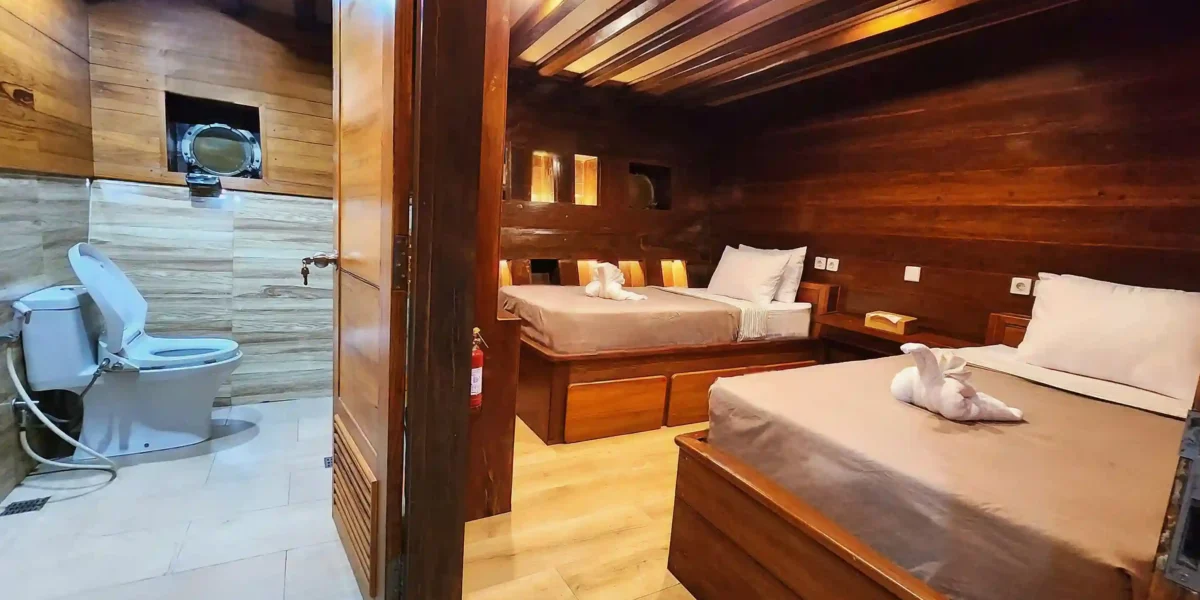 Lower Deck Toilet on Dancing Wind Liveabord | Raja Ampat Diving Packages | Komodo Luxury