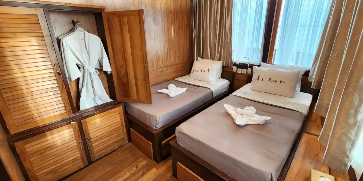 Upper Deck Room on Dancing Wind Phinisi | Raja Ampat Diving Packages | Komodo Luxury