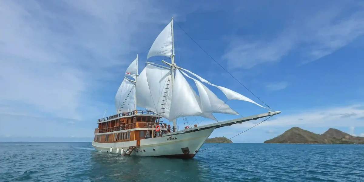 Elrora Liveaboard Review: A Luxurious Sailing Experience in Komodo National Park