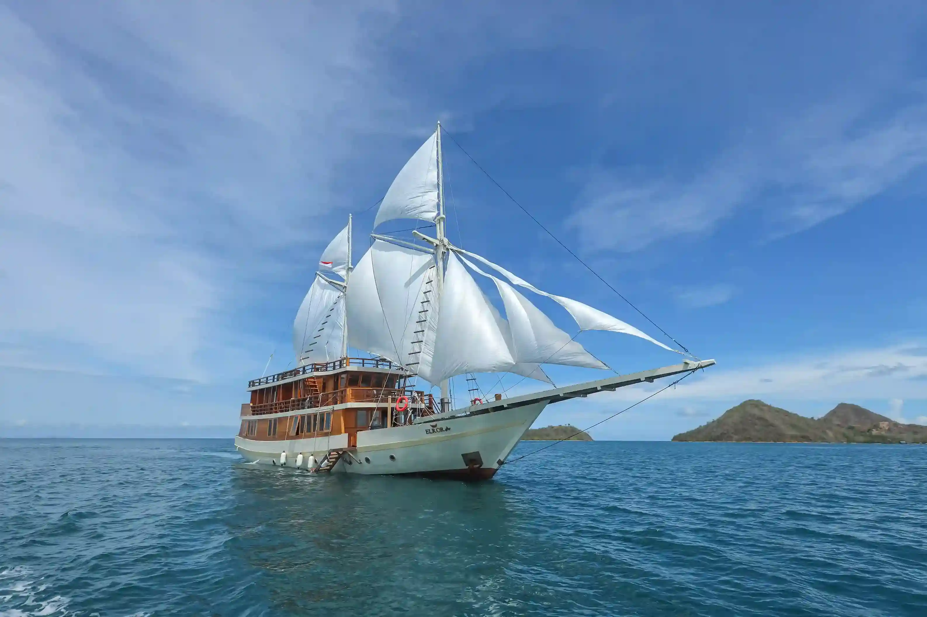 Exteriror | Elrora Cruise Phinisi by Komodo Luxury