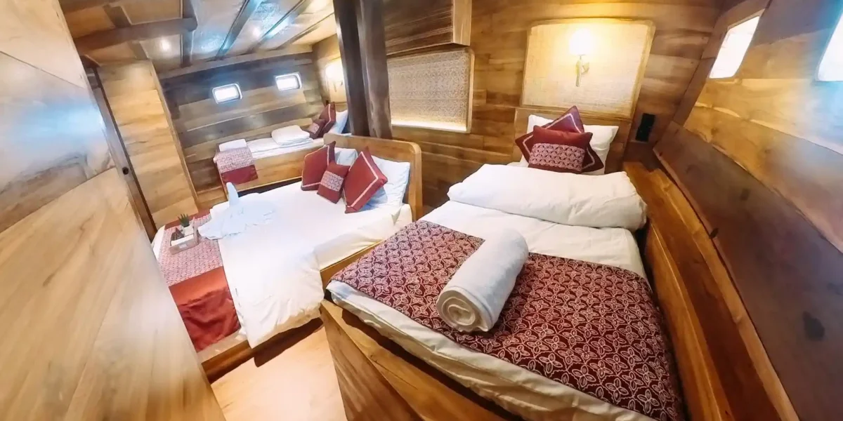 Angelica Liveaboard Sasando Cabin | Komodo Luxury