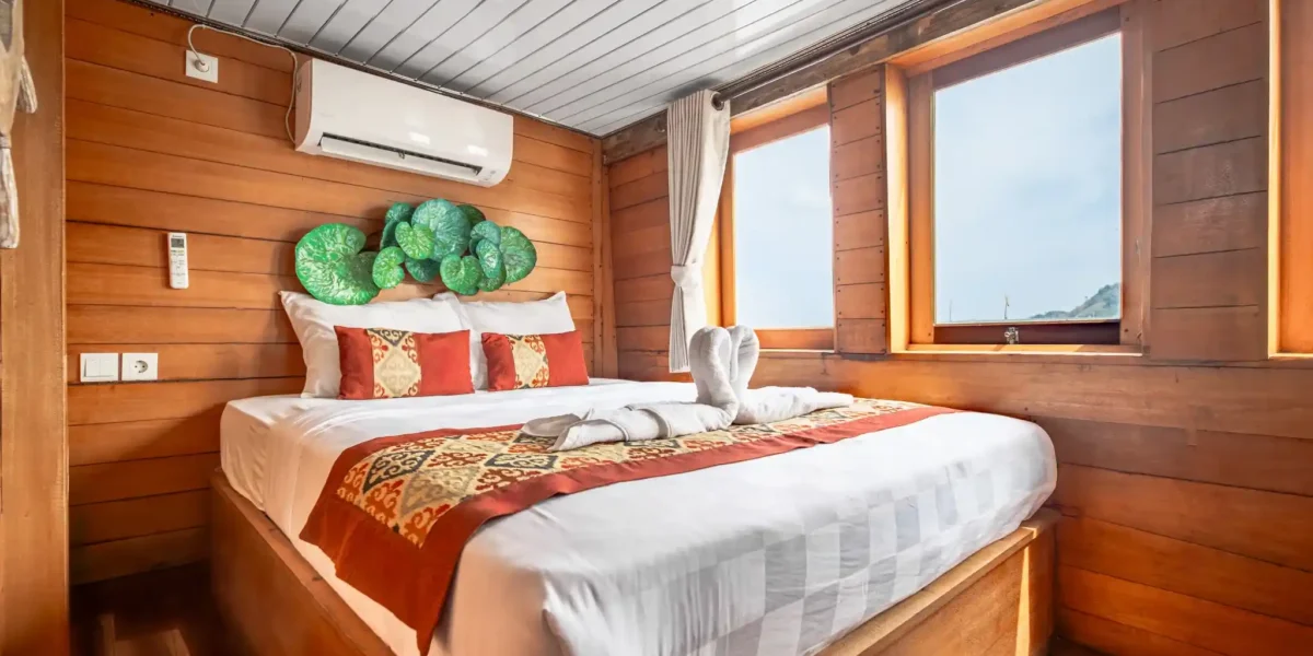 Magika Phinisi Liveabord | Deluxe Cabin Magika Phinisi | Komodo Luxury