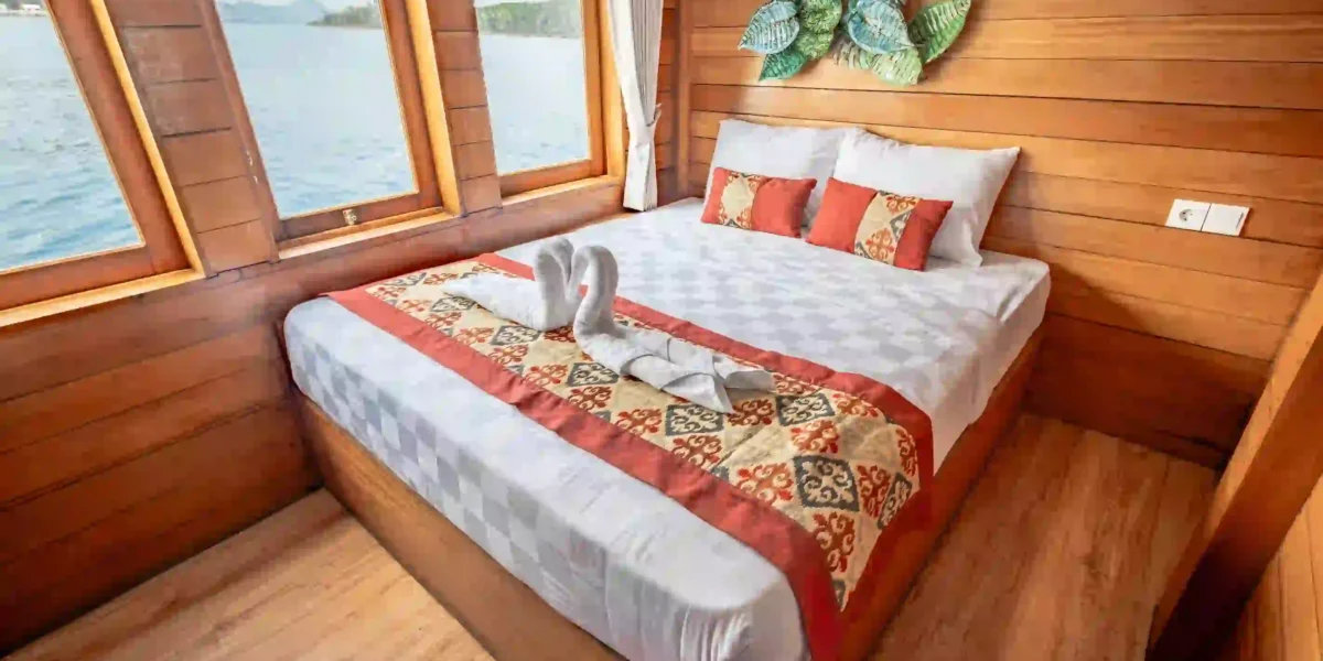 Magika Phinisi Liveabord | Deluxe Cabin Magika Phinisi | Komodo Luxury