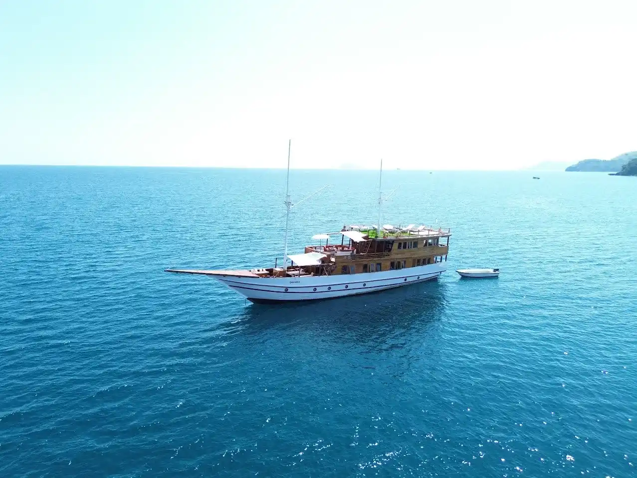 Magika Exterior | Magika Phinisi Boat Charter | Komodo Tour | Komodo Luxury