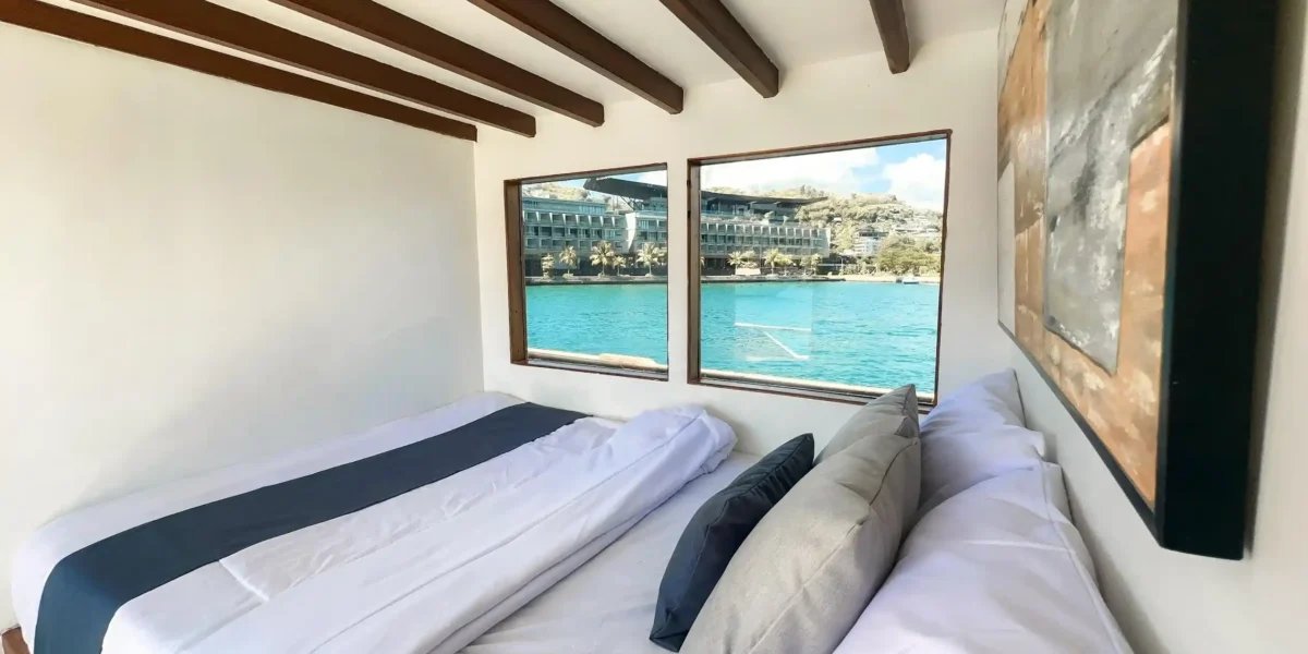 North Blue Boat Charter | North Blue Master Cabin | Komodoluxury