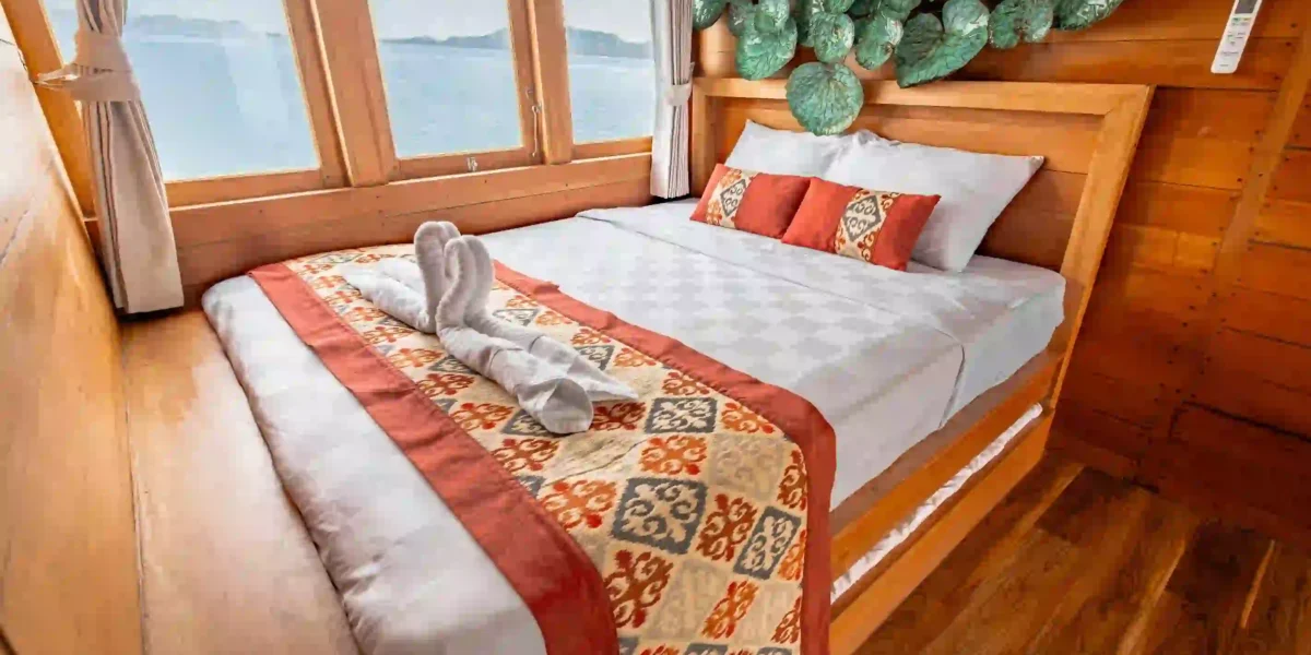 Magika Phinisi Liveabord | Signature Cabin Magika Phinisi | Komodo Luxury