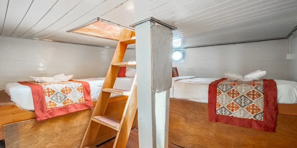 Magika Phinisi Liveabord | Studio Cabin Magika Phinisi | Komodo Luxury