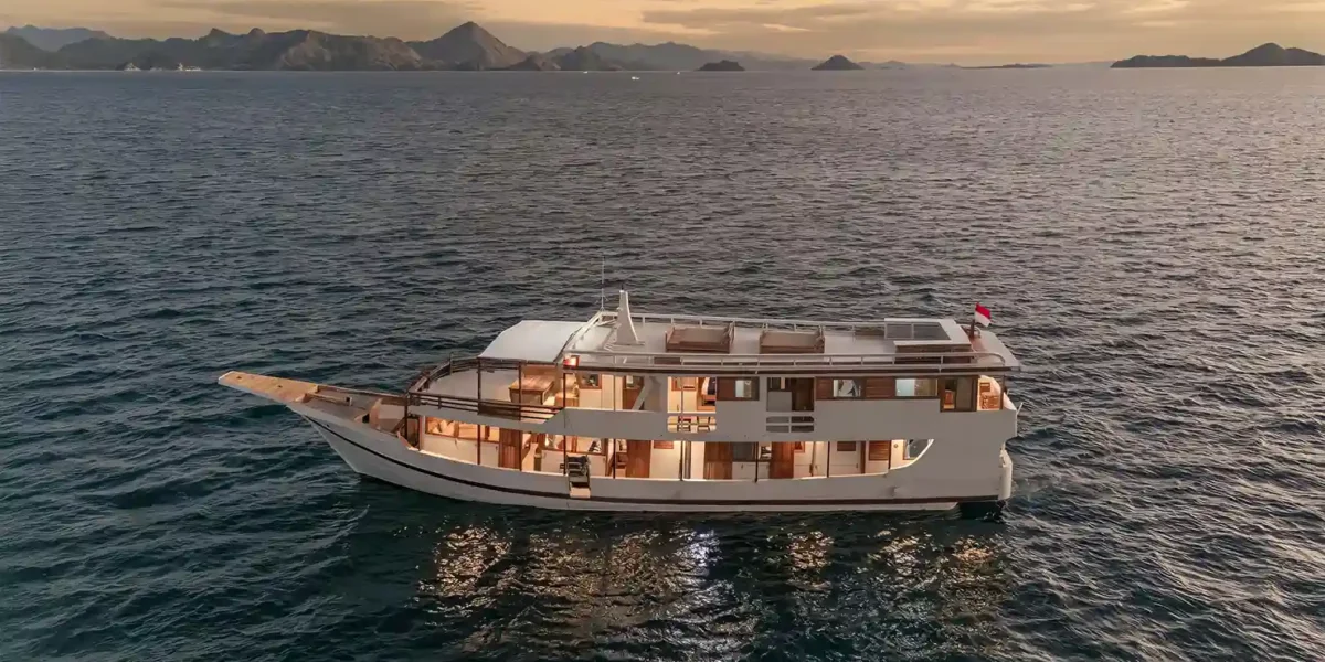 Ayvara Cruise Boat Charter | Ayvara Cruises Exterior | Komodo Luxury
