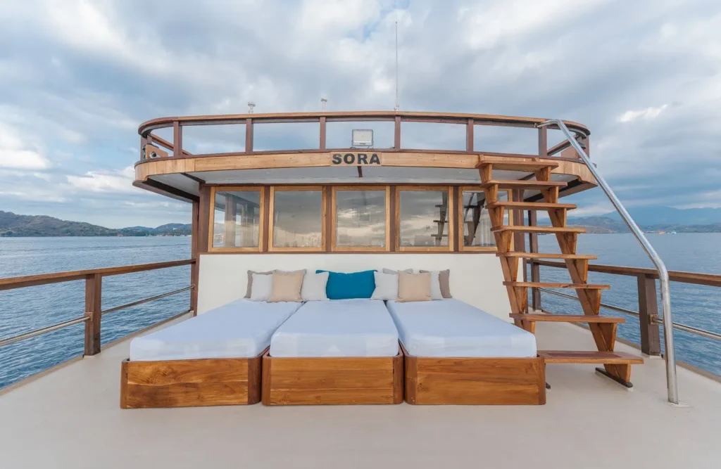 Sora Phinisi Boat Charter | Sundeck Area Sora Phinisi | Komodo Luxury