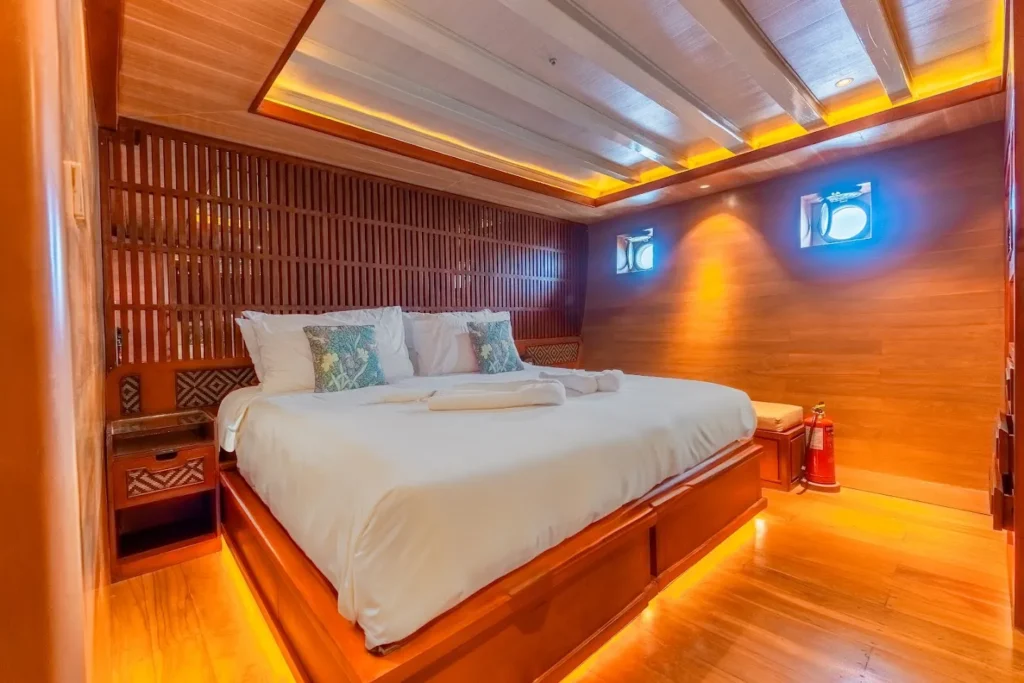 Sanctuary Phinisi | Cabin Lower Deck twin 2 | Komodo Luxury