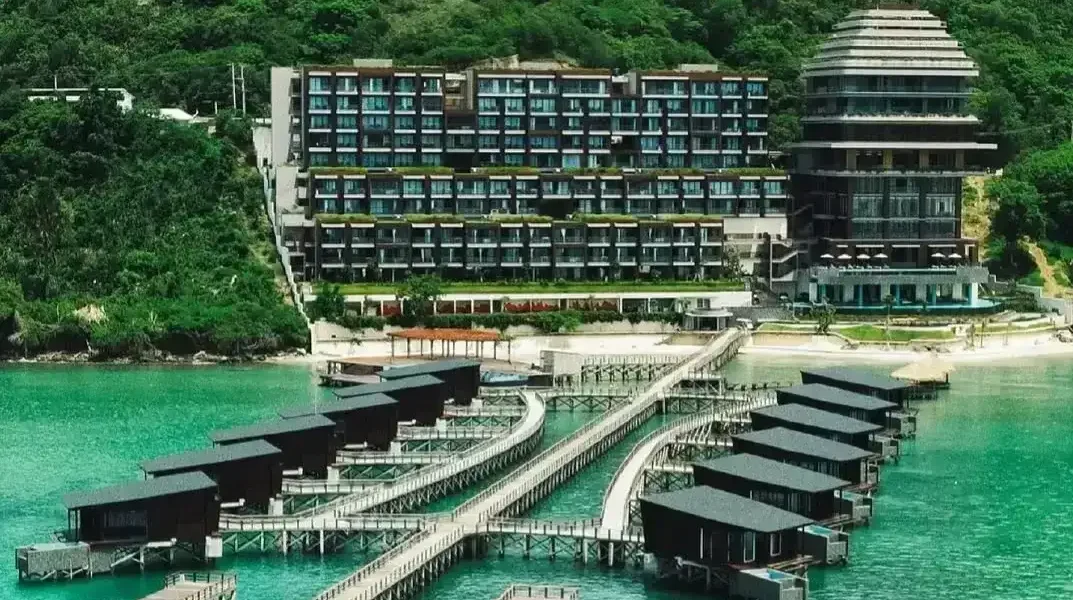 Katamaran Komodo (source: instagram @katamaranresort)