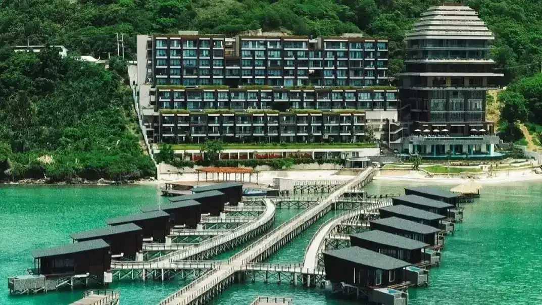 Katamaran Komodo (source: instagram @katamaranresort)
