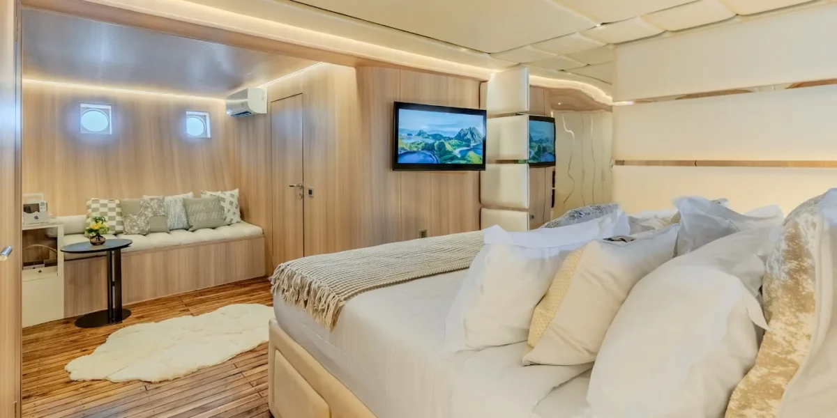 Lower Cabin 1 Kayra Phinisi | Kayra Phinisi Boat Charter | Komodo Luxury
