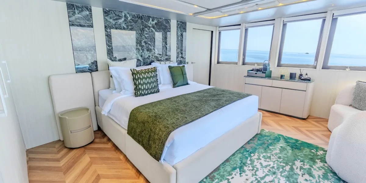 Master Cabin Kayra Phinisi | Kayra Phinisi Boat Charter | Komodo Luxury