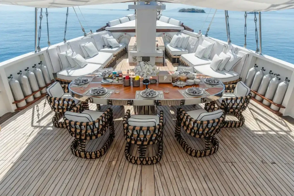 Outdoor Dining Area Kayra Phinisi | Kayra Phinisi Boat Charter | Komodo Luxury