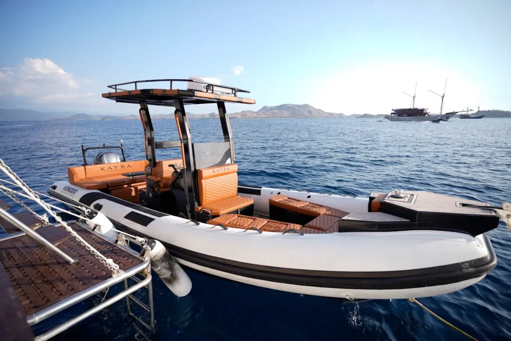 Tender Boat Kayra Phinisi | Kayra Phinisi Boat Charter | Komodo Luxury
