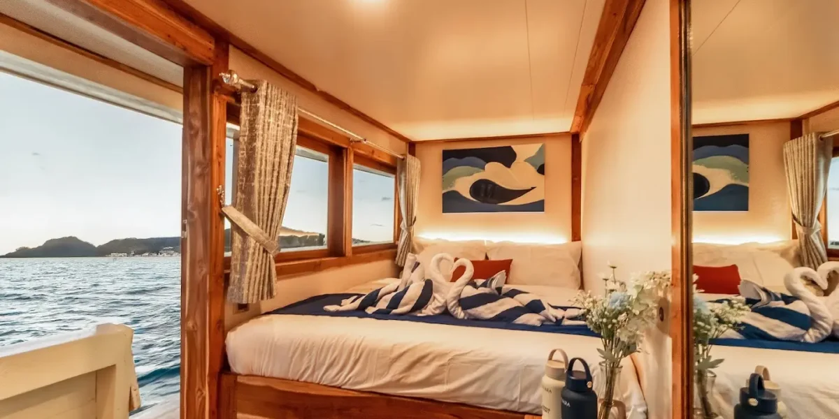 Ayvara Cruise Boat Charter | Ayvara Cruise Superior Ocean View Cabin | Komodo Tour | Komodo Luxury