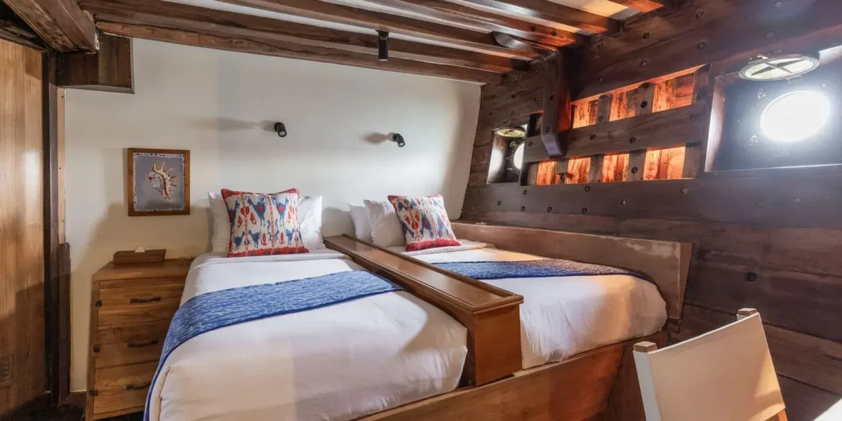 El Aleph Yacht Phinisi Boat Charter | Cabin 1 El Aleph | Komodo Luxury