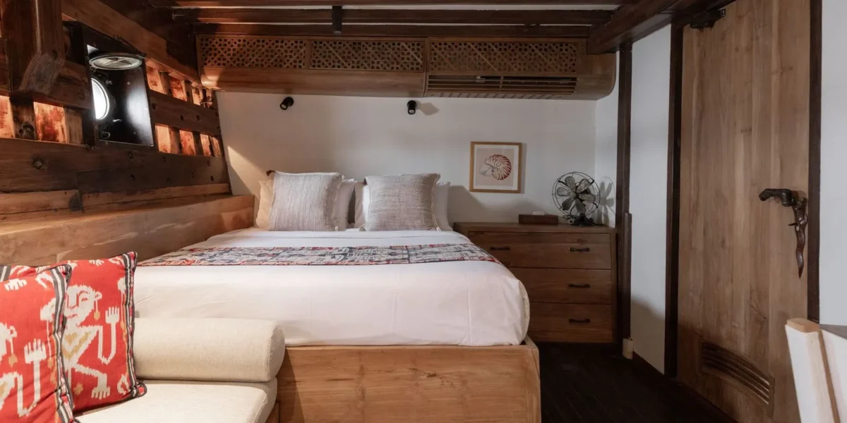 El Aleph Yacht Phinisi Boat Charter | Cabin 3 El Aleph | Komodo Luxury