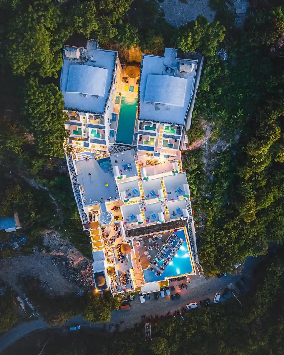 Company Profile Photography | Digital Service | Komodo Luxury