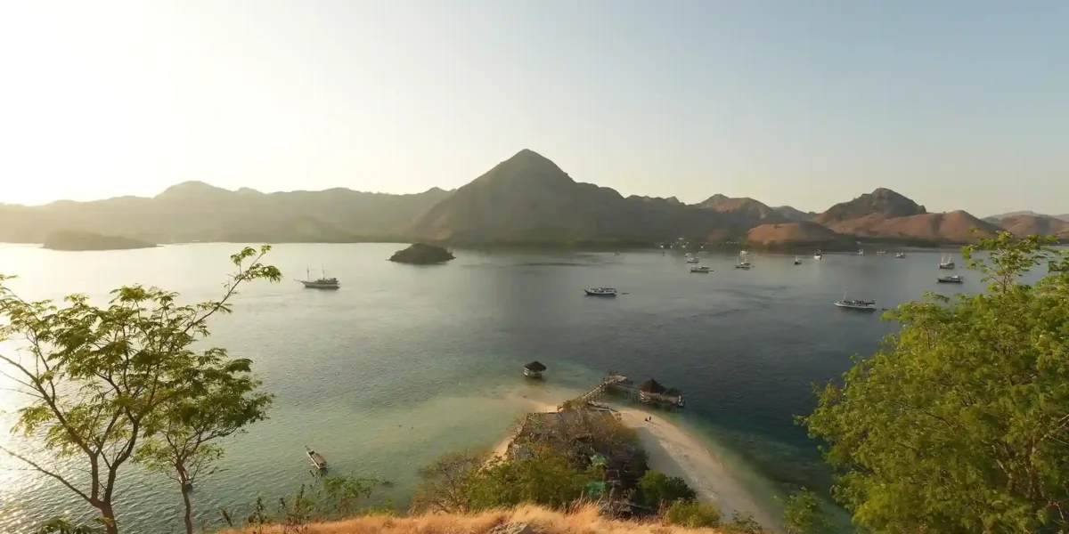 Kelor Island Komodo | Komodo Island Tour | Komodo Luxury