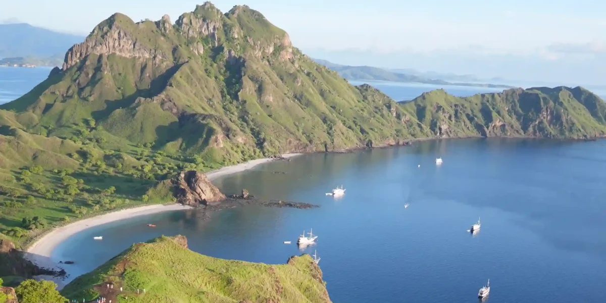 Padar Island Komodo | Komodo Island Tour | Komodo Luxury