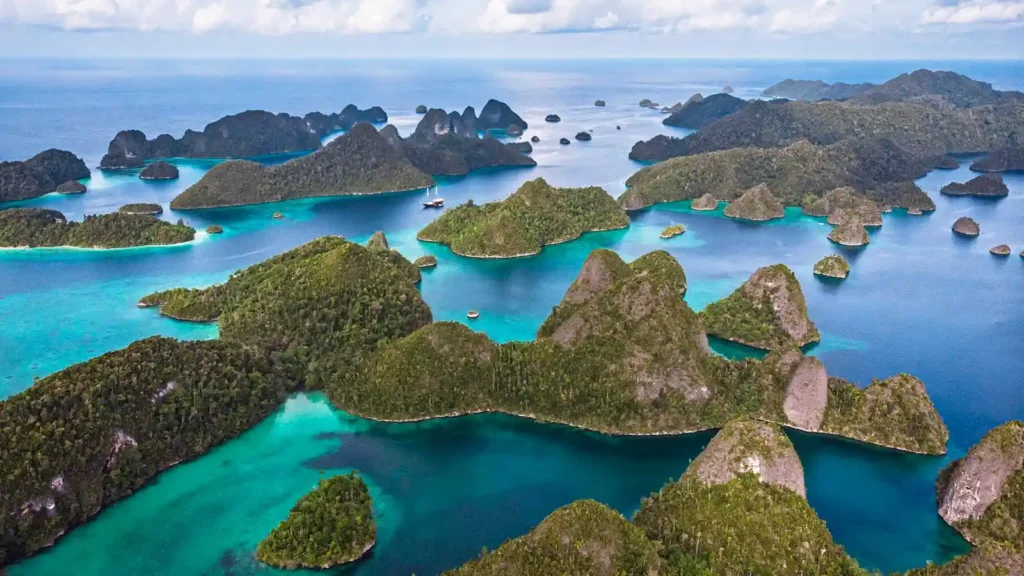 Raja Ampat | Raja Ampat Liveaboard | Komodo Luxury
