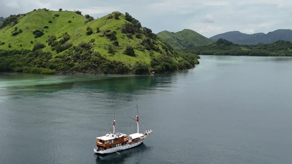 Sailing Komodo | Komodo Island Tour | Komodo Luxury