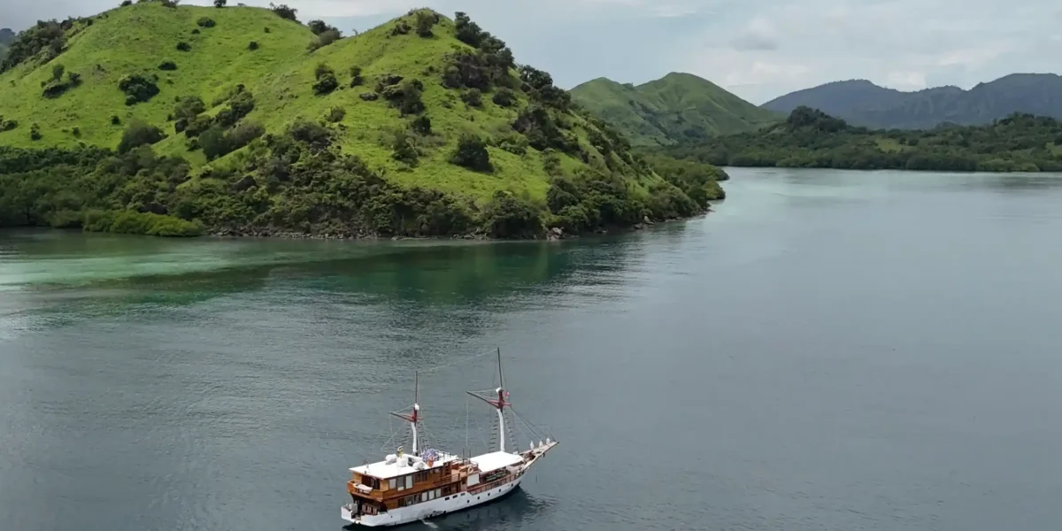 Sailing Komodo During Rainy Season | Komodo Island Tour | Komodo Luxury