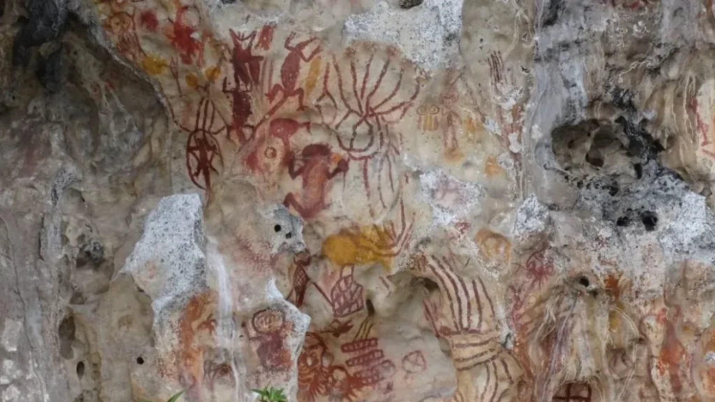 Ancient Rock Art Triton Bay (Source: Lamima.com)