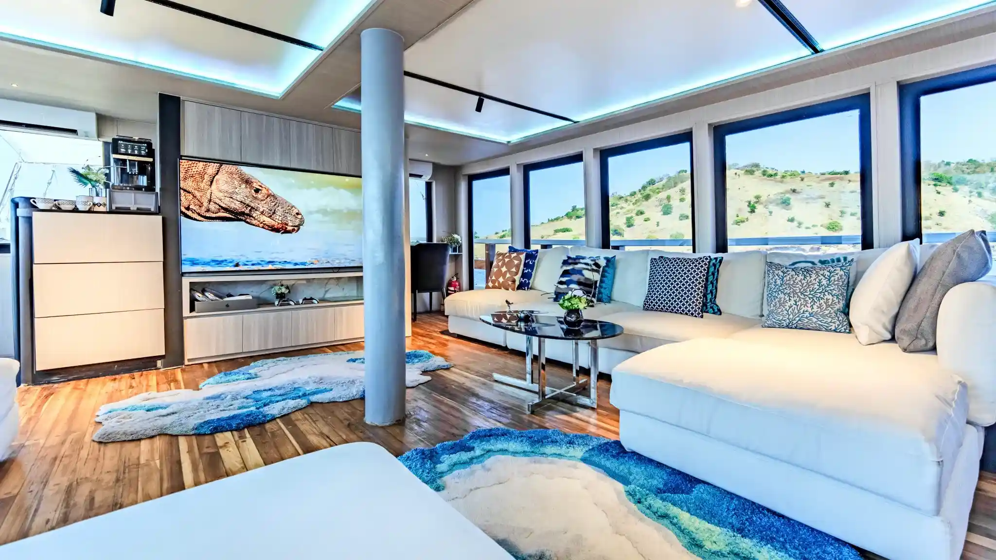 Kayra Phinisi Yacht | Komodo Luxury