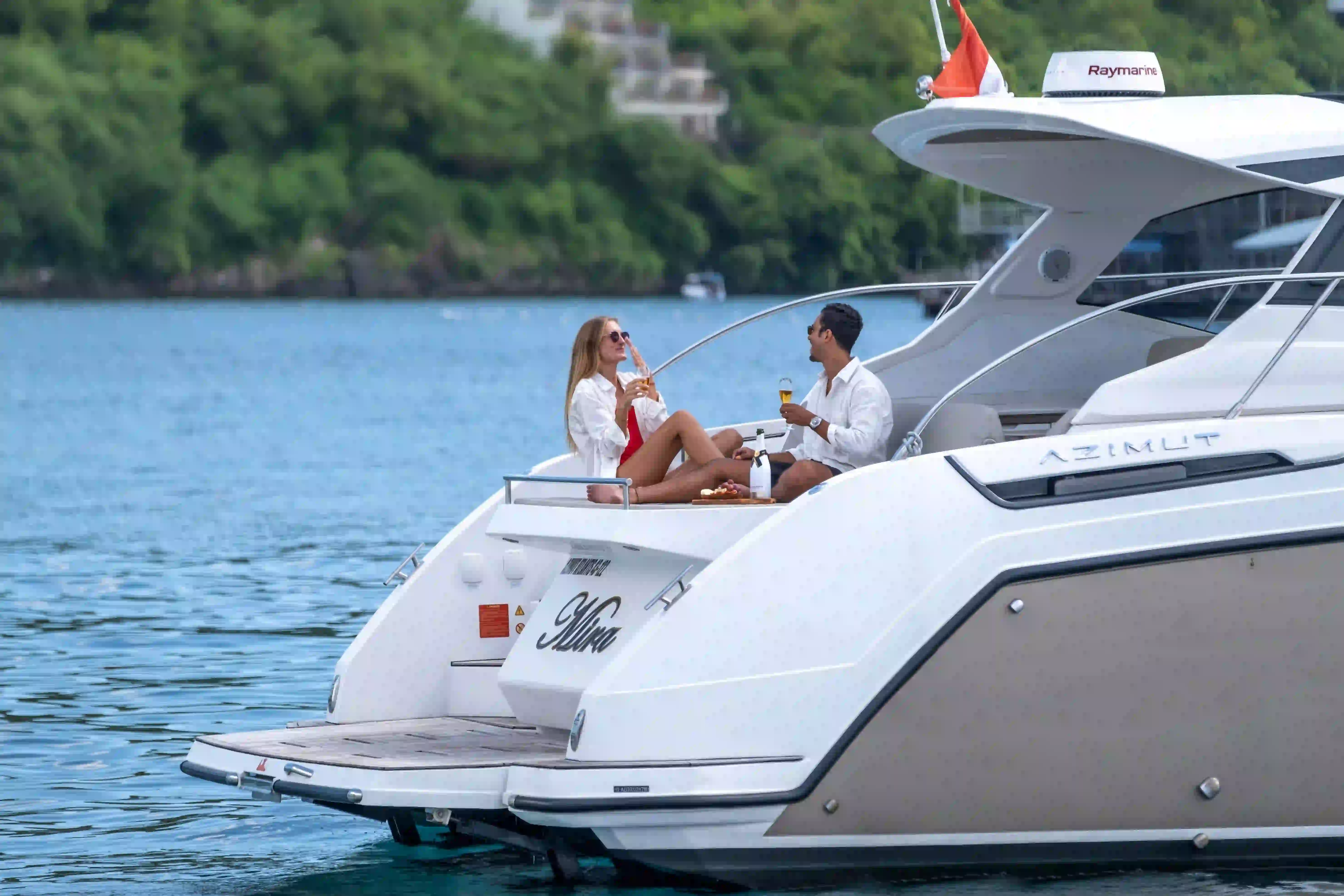 White manta main cabin