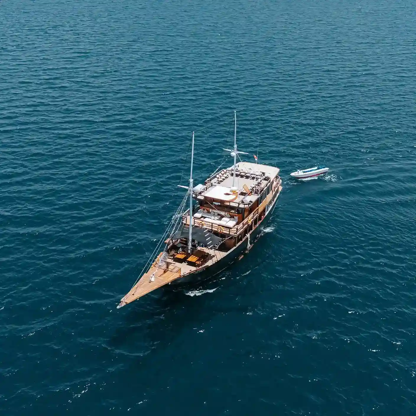 Marea Phinisi Boat Charter | Exterior | Komodo Tour | Komodo Luxury