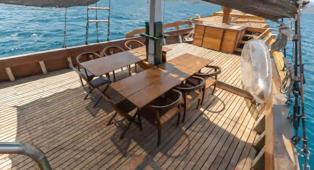 Marea Phinisi Boat Charter | Outdoor Dining Area | Komodo Tour | Komodo Luxury