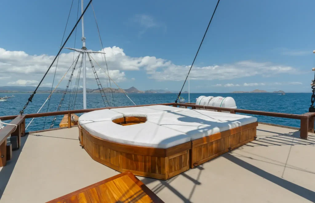 Marea Phinisi Boat Charter | Spacious sundeck area | Komodo Tour | Komodo Luxury