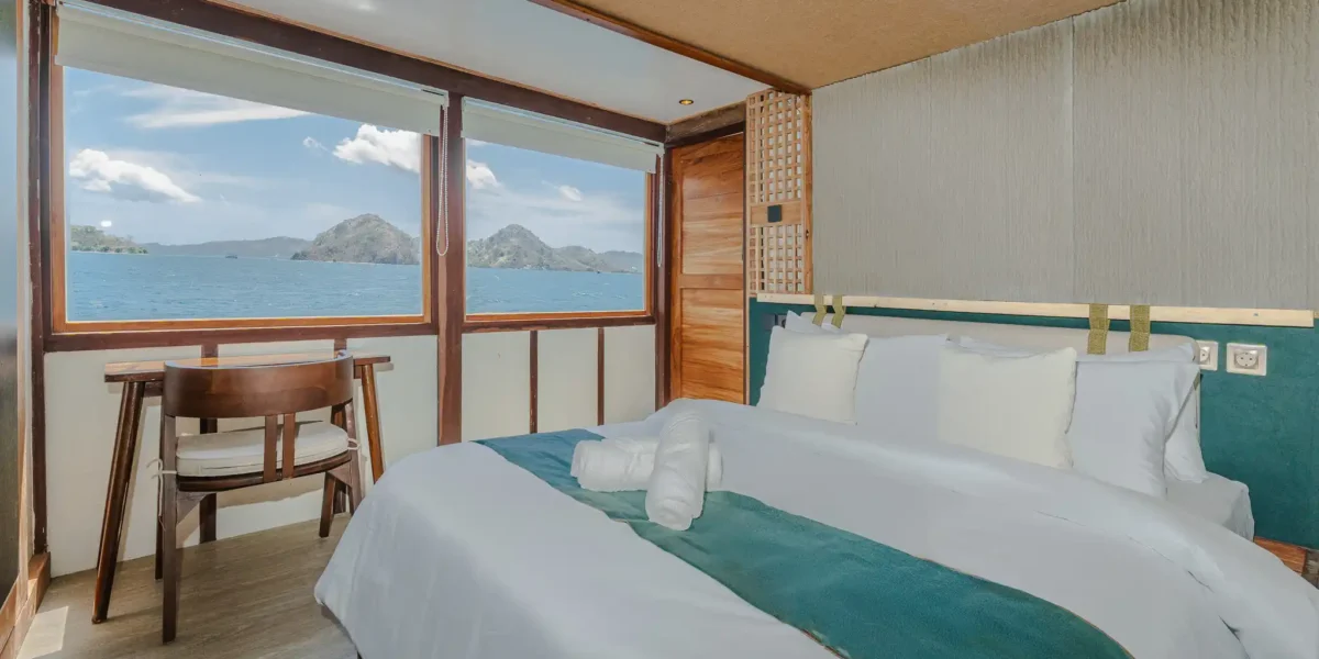 Marea Phinisi Boat Charter | Deluxe Cabin | Komodo Tour | Komodo Luxury