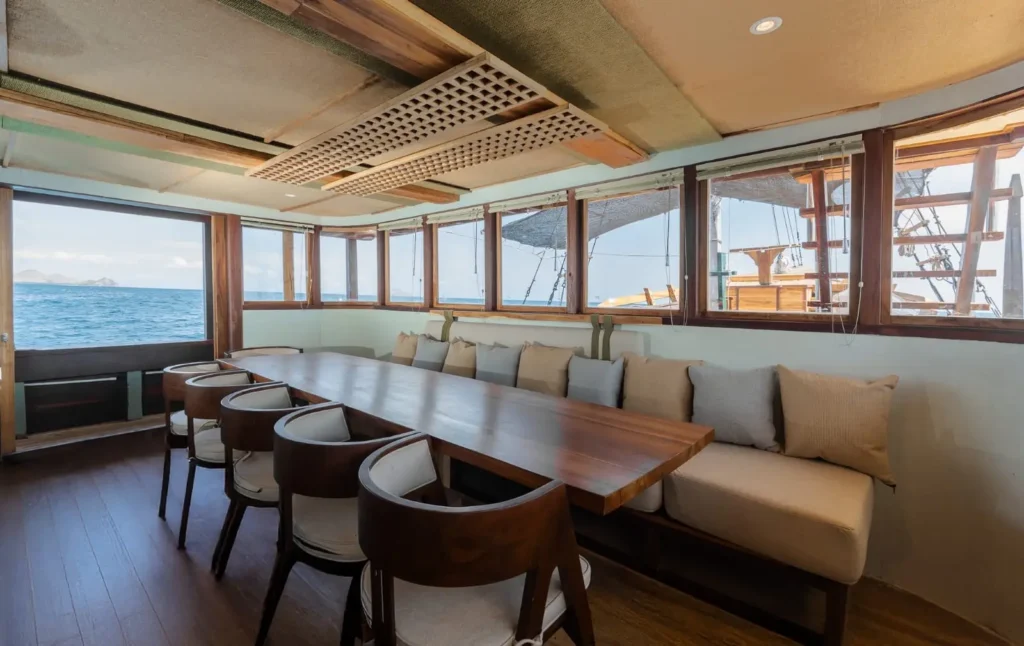 Marea Phinisi Boat Charter | Dining Room | Komodo Tour | Komodo Luxury
