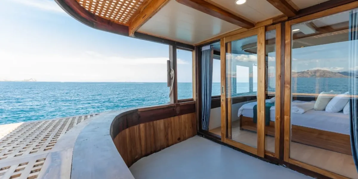 Marea Phinisi Boat Charter | Signature Cabin | Komodo Tour | Komodo Luxury