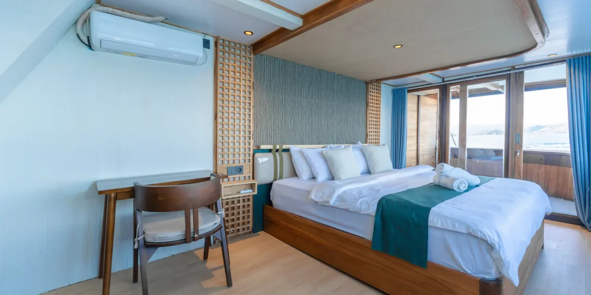 Marea Phinisi Boat Charter | Signature Cabin | Komodo Tour | Komodo Luxury