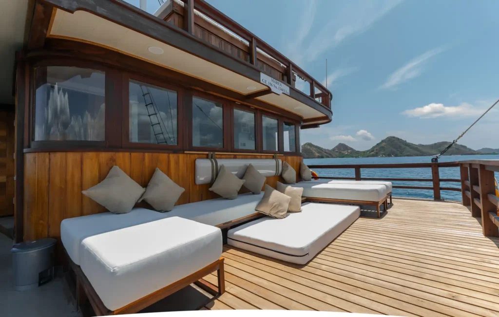 Marea Phinisi Boat Charter | Sundeck | Komodo Tour | Komodo Luxury