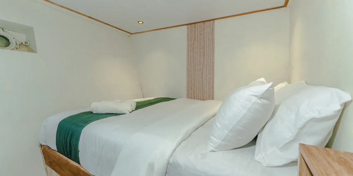 Marea Phinisi Boat Charter | Superior Cabin | Komodo Tour | Komodo Luxury