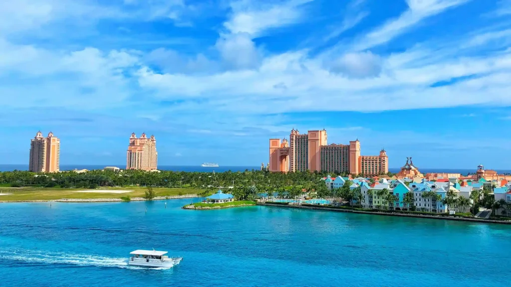 Bahamas (Source: unsplash | georgy trofimov)