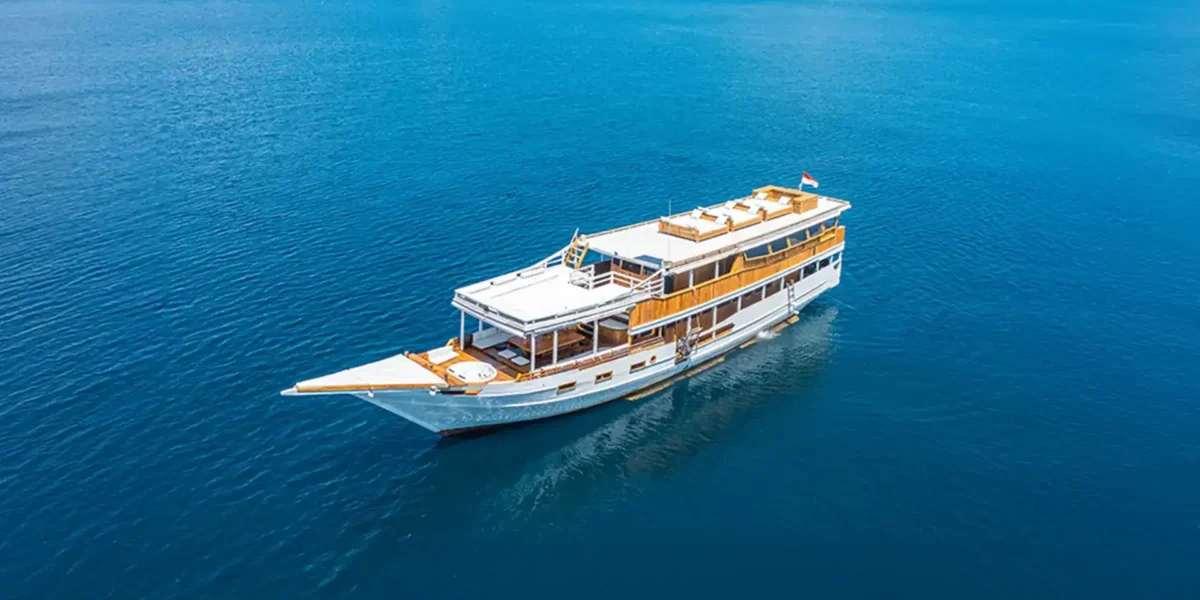 Malca Voyages Review: A Comfortable Phinisi for Effortless Luxury Komodo Sailing