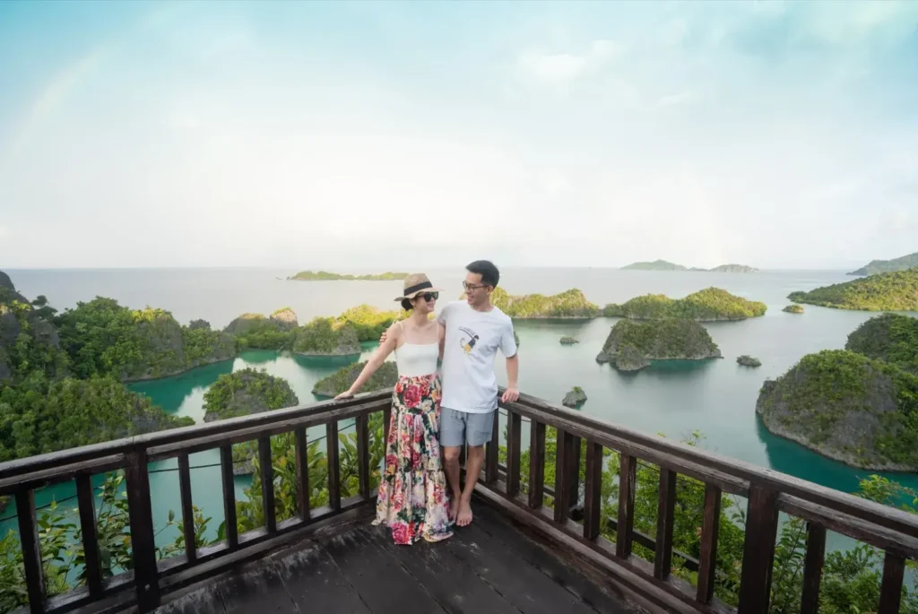 Raja Ampat Islands | Raja Ampat Honeymoon | Raja Ampat Liveaboard | Komodo Luxury