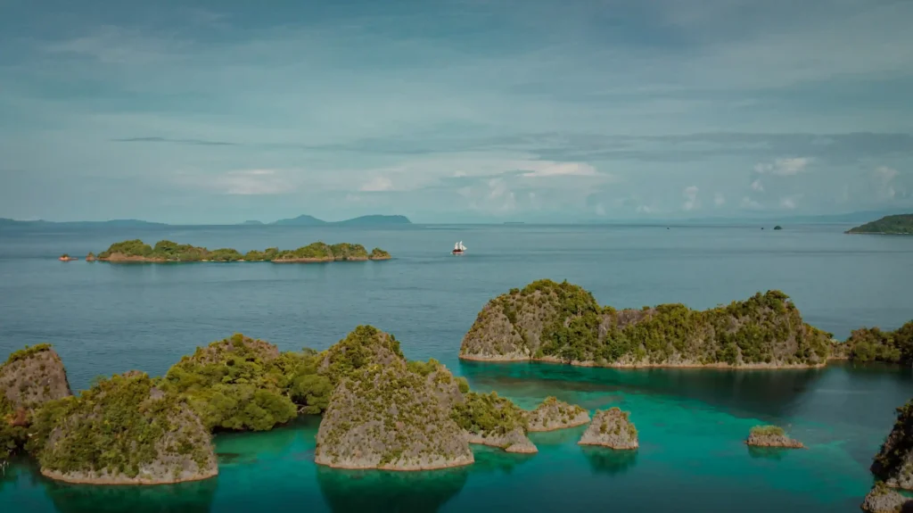 Raja Ampat | Raja Ampat Liveaboard | Komodo Luxury