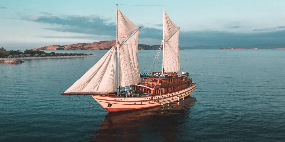 Luxury Phinisi Komodo Charter Cost 2026: Private Phinisi Yacht Pricing, Inclusions & Booking Tips