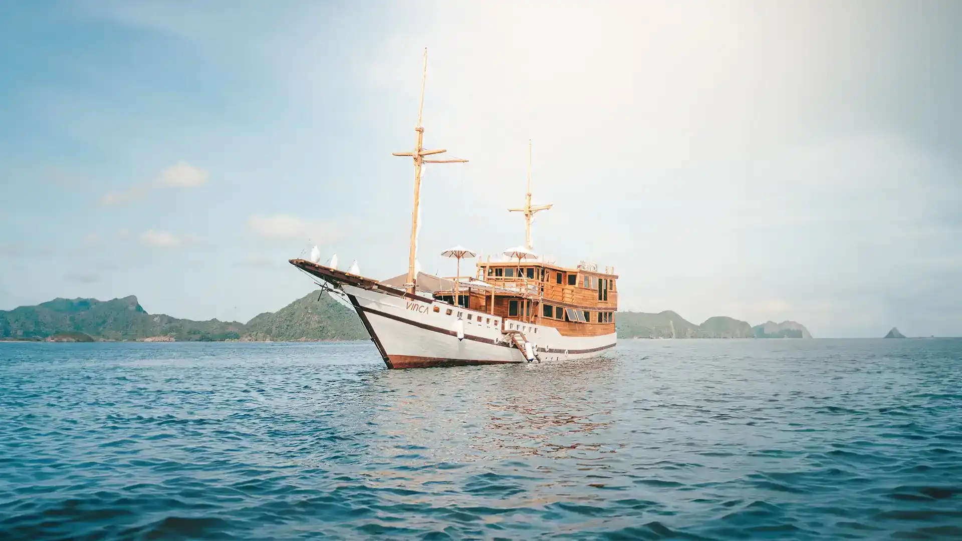 Vinca Voyage Cruise Phinisi Charter by Komodo Luxury