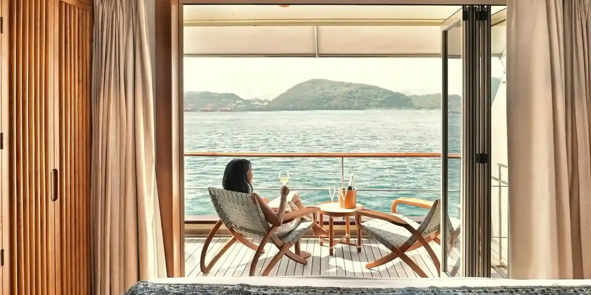 Private Cruise Raja Ampat | Raja Ampat Liveaboard | Komodo Luxury