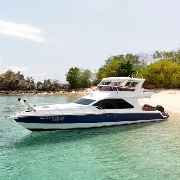 Elrora Cruise Exterior | Komodo Luxury