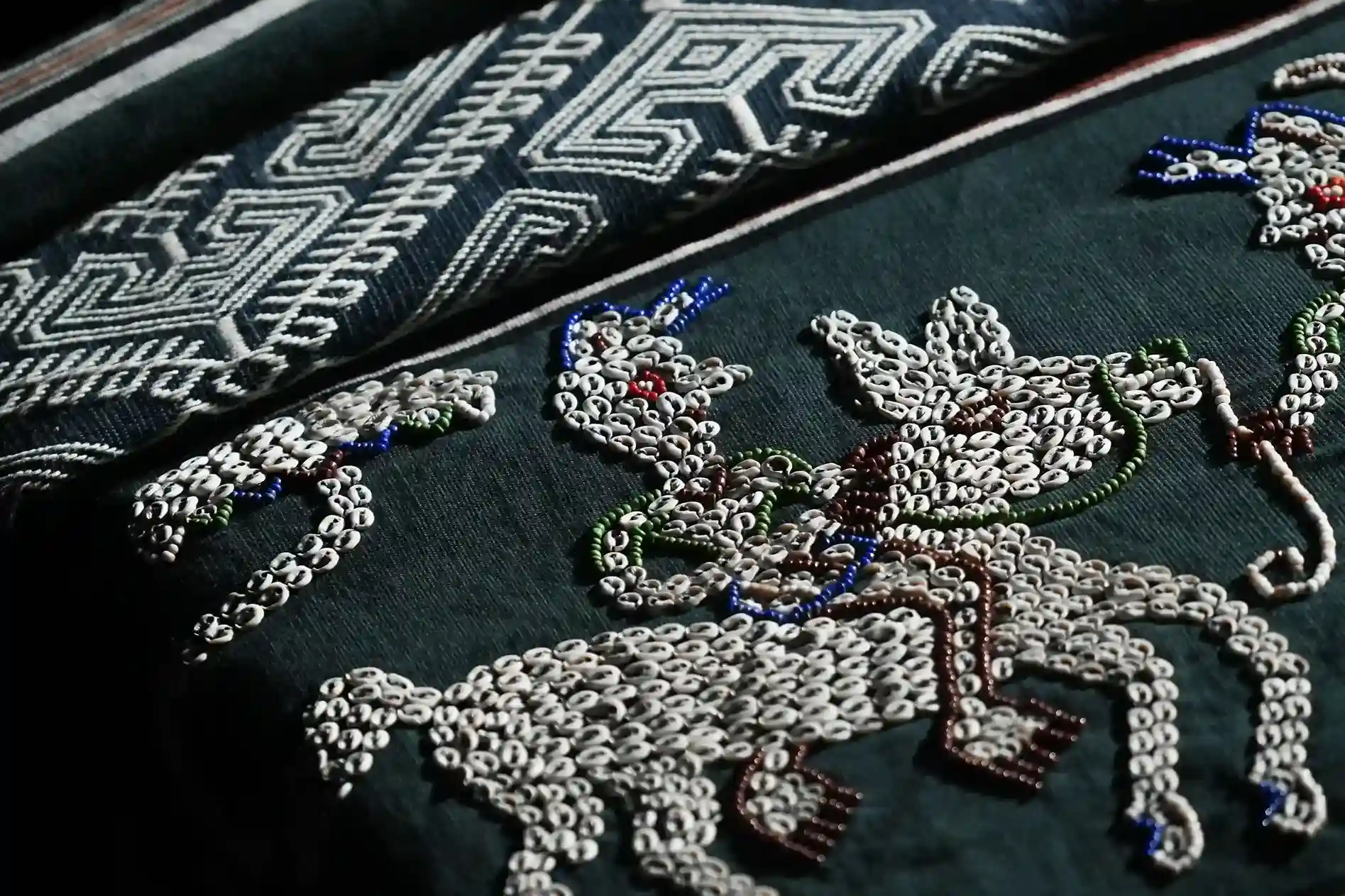 Pahikung Kerang Collections | Heritage Tenun | Komodo Luxury